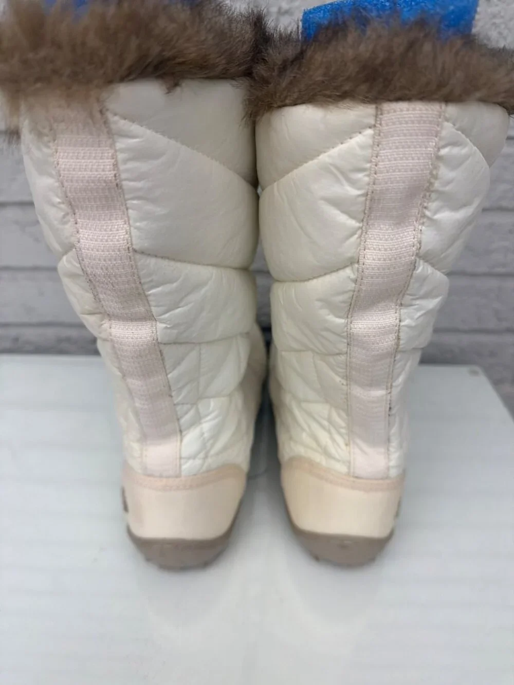 Columbia 200 Grams Women's Minx Mid-Winter Snow Boots Size 8